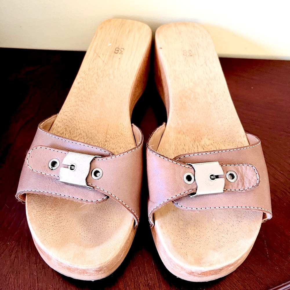 Tan Sandals with real Wooden Sole and real Leather adjustable strap US 10